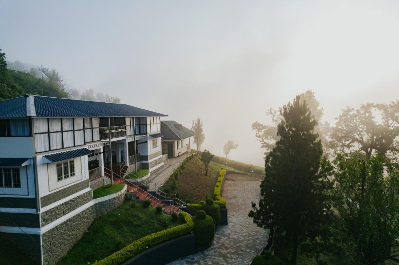 Misty Courtyard Resort Chinnakanal Exterior photo